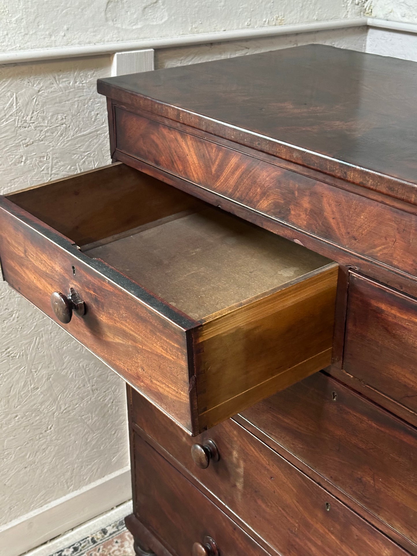 Victorian Mahogany Chest of Drawers