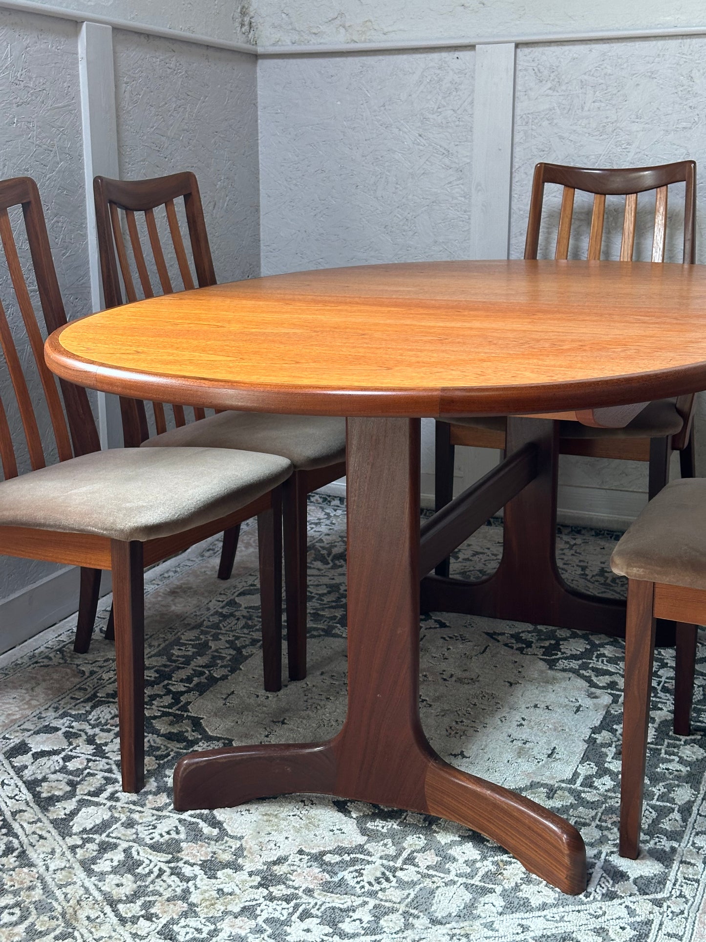 G-Plan Extending Dining Table + 6 Chairs